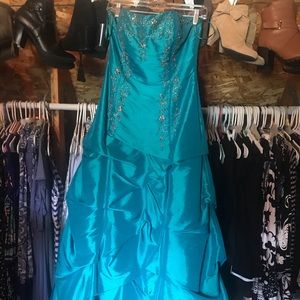 Macy's Teal Strapless Prom Dress